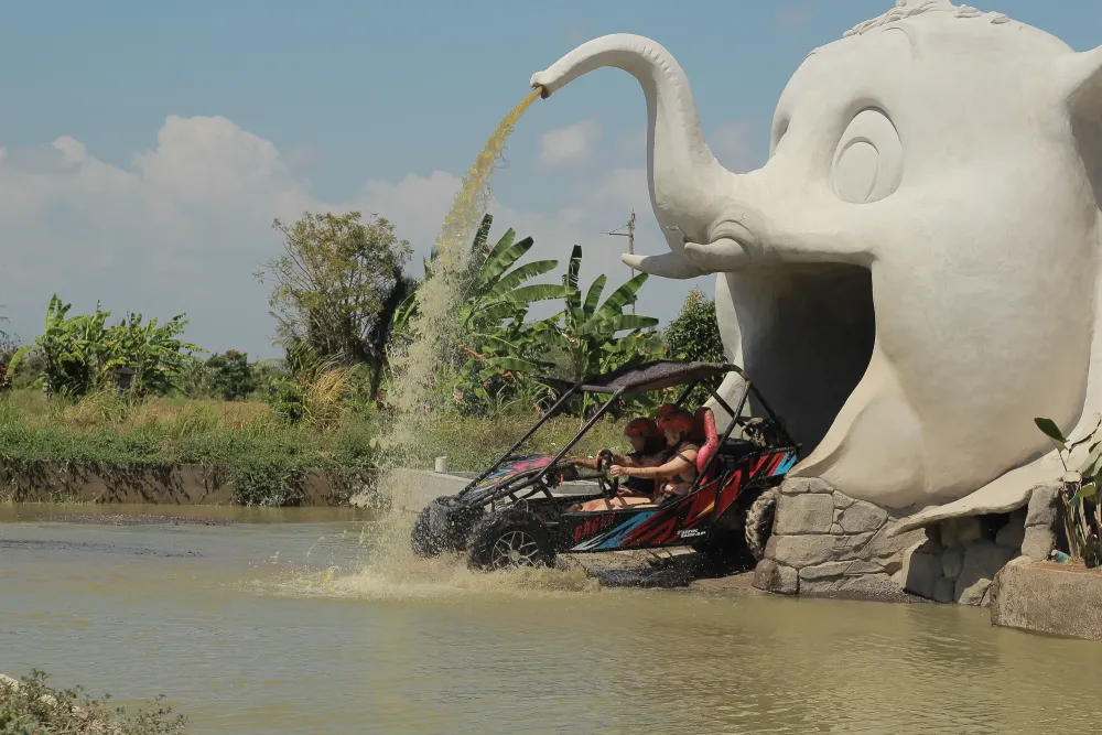 Buggy beside the elephant landmark